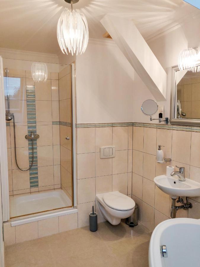 Dom Weselny Pod Kasztanem Hotel Luban Buitenkant foto