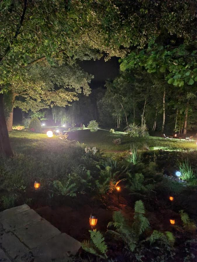 Dom Weselny Pod Kasztanem Hotel Luban Buitenkant foto